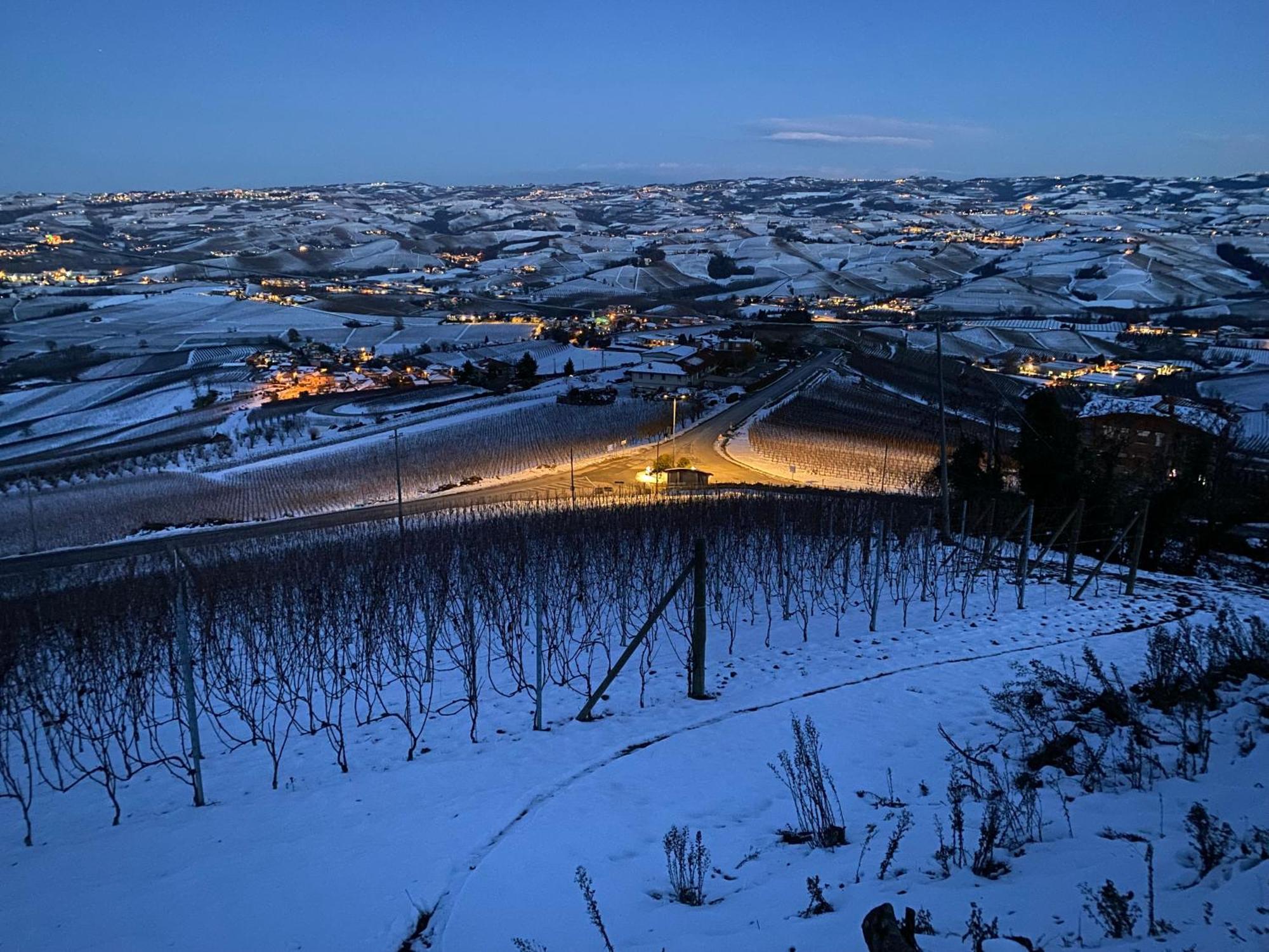 Peiragal Lägenhet La Morra Exteriör bild